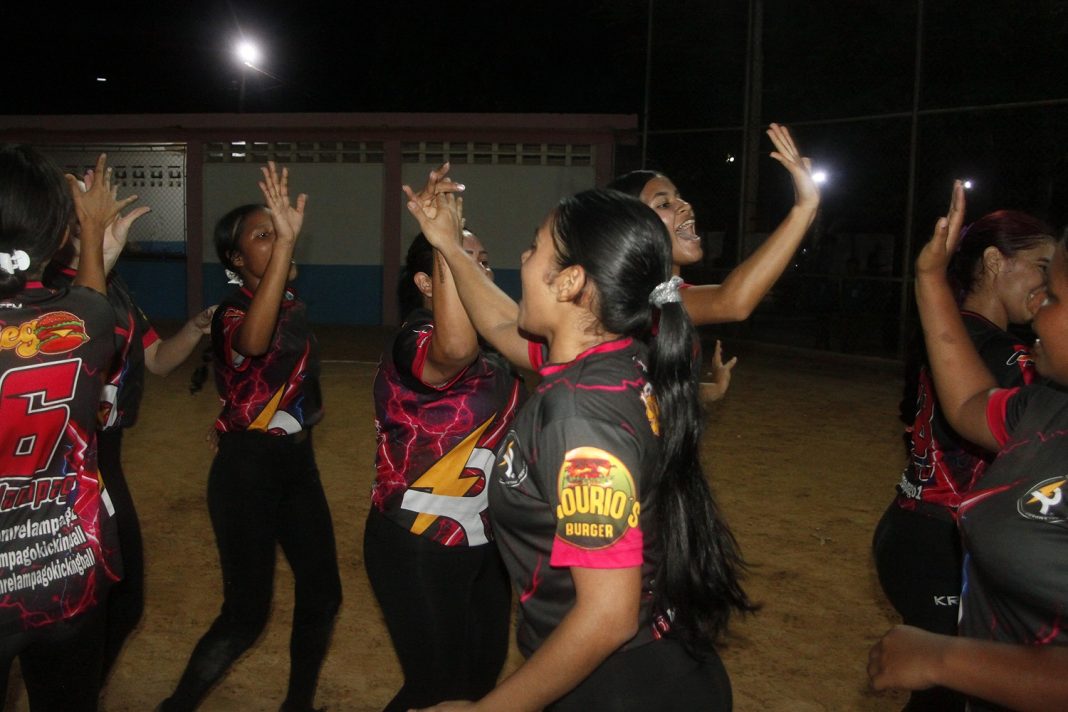 Equipo Relámpago deslumbra en su patio y gana el Festival de Kickingball «Copa La Trinidad Imdeprec»