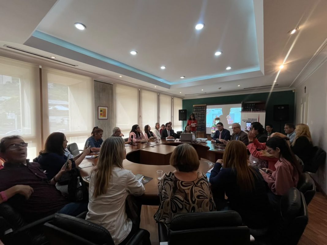 La salud femenina es vital para la SAV: Octubre de actividades sobre prevención del cáncer de mama
