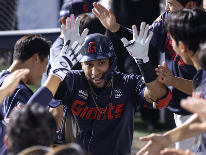 Víctor Reyes por tercer año seguido Rey del Hit en Corea